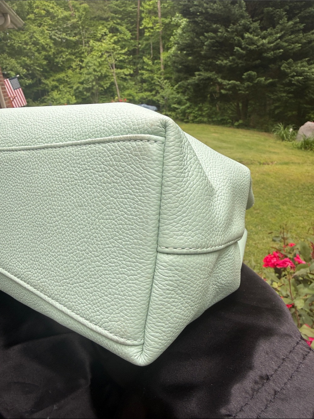 Kate Spade New York Mint Green Leather Shoulder Bag with Chain Straps - Picture 5 of 10
